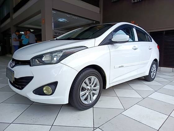 HYUNDAI HB20S 1.0 COMFORT PLUS 12V FLEX 4P MANUAL